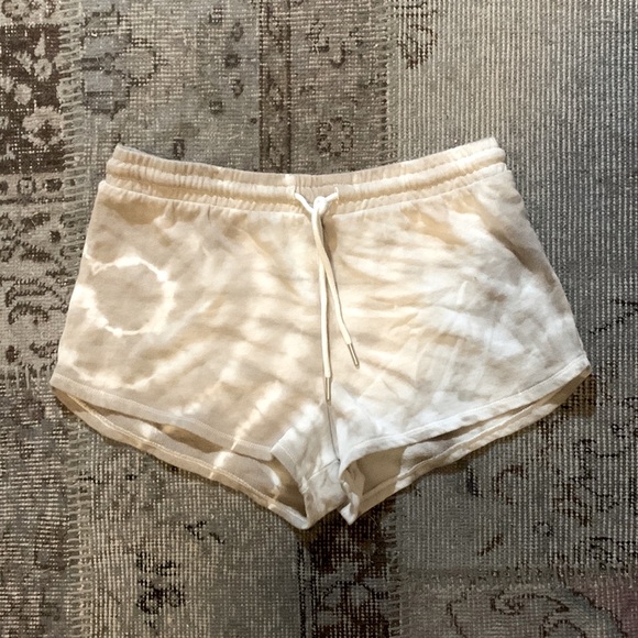 🌿3/$20 Z Supply Tie-Dye Shorts - Picture 1 of 6